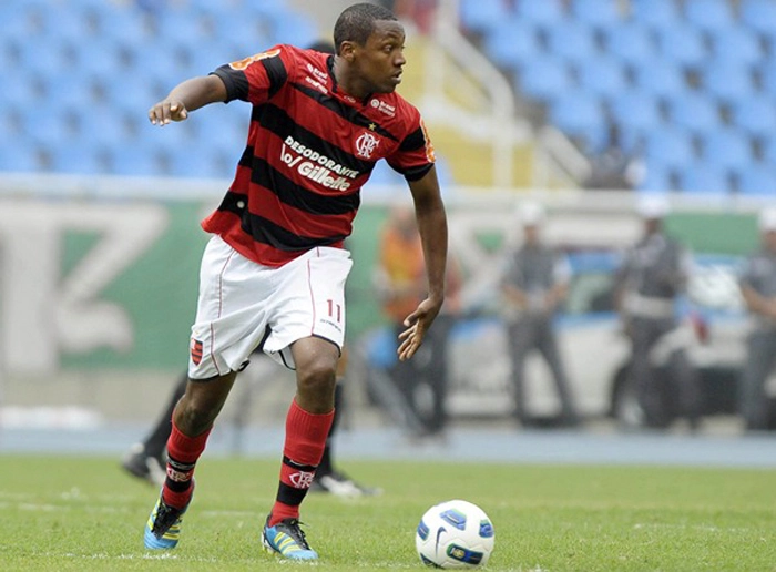 Contra o Vasco da Gama, Renato Abreu tentou garantir o Flamengo na Libertadores de 2012, mas não conseguiu. Foto: VIPCOMM