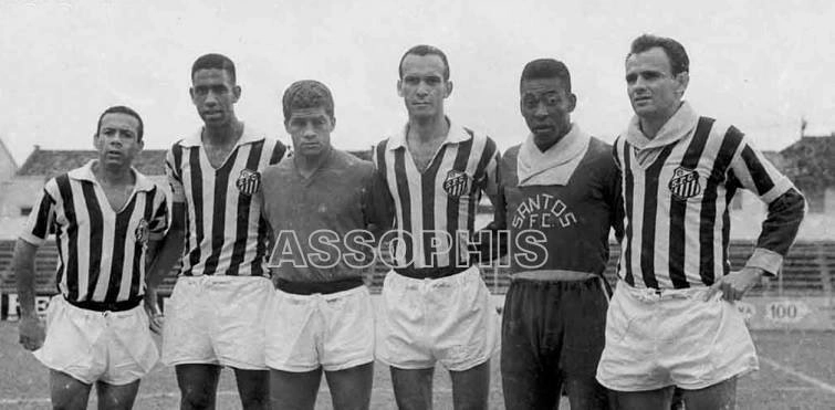 Tite, Mengálvio, Cabralzinho, Zague, Pelé e Pepe, em 1961. Foto: arquivo pessoal de Wesley Miranda