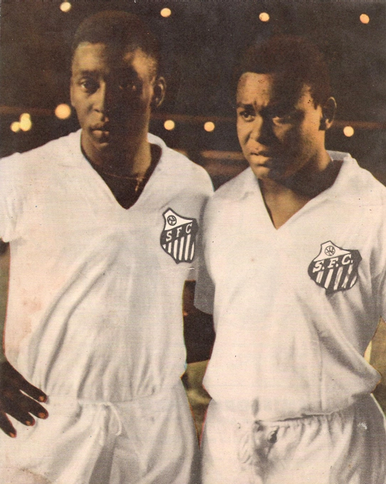 Pelé, a esquerda, e Coutinho, a direita. Foto: Revista do Esporte
