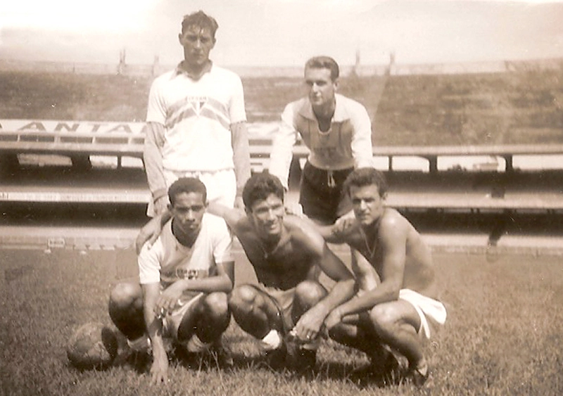 Osvaldo, Dante, Baiano e Peixinho, em 1961, no Morumbi. Foto: arquivo pessoal.