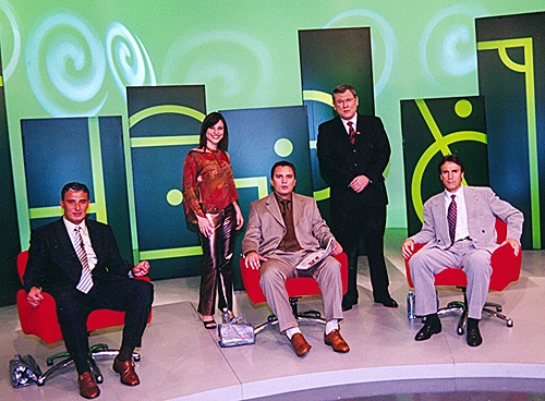 Da esquerda para a direita, no Terceiro Tempo da Record: o técnico Tite, Daniela Freitas, Branco, Milton Neves e Oscar.