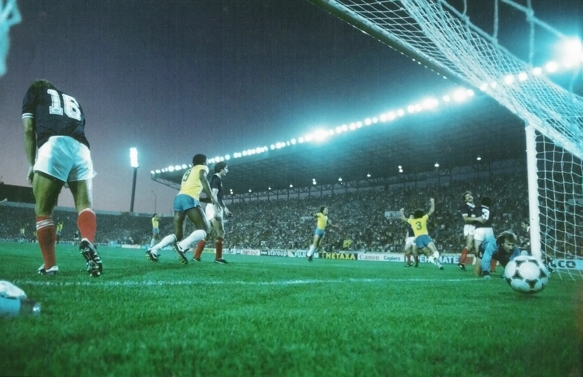 Recuperado foi convocado para Copa de 1982, quando foi capitão da maior Seleção de todos os tempos. Embarcou para a Espanha e desenvolveu sua função sem cometer uma única falha, porém o Brasil foi eliminado pela Itália nas quartas-de-final. 