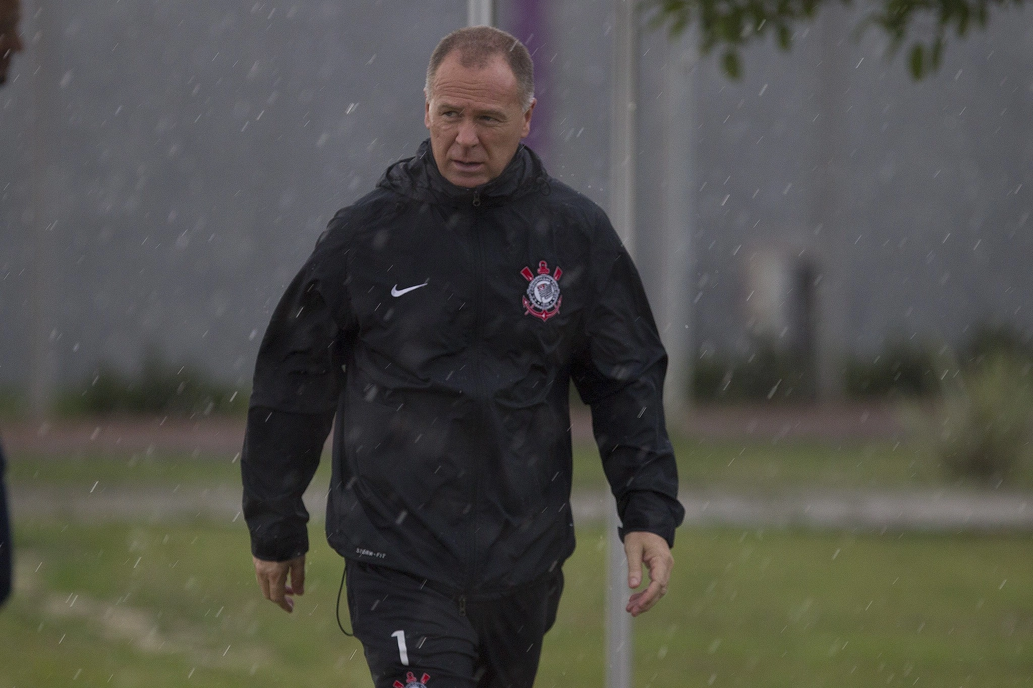 Mano Menezes acerta com Corinthians; contrato vai até 2025