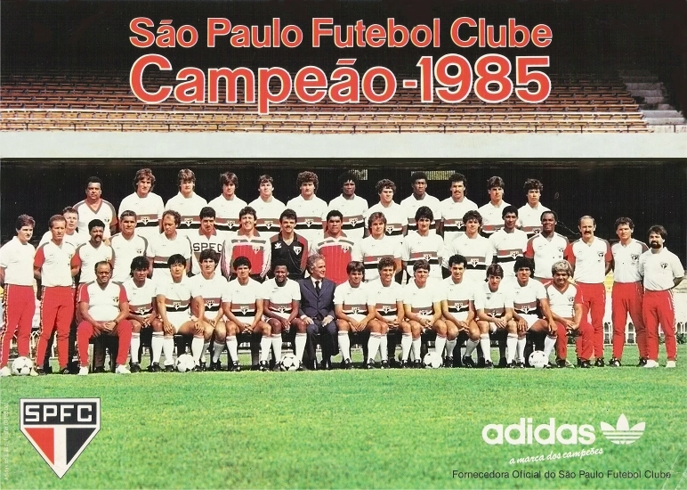 No São Paulo F. C. conquistou um novo título somente em 1985, quando foi Campeão Paulista. Oscar quase ficou de fora da decisão, tinha contraído uma infecção intestinal dois dias antes e na preparação para o jogo ficou deitado em uma maca no departamento médico o tempo inteiro. Como no final de 1985 esteve sob a sombra de uma recuperação de cirurgia no joelho voltou para o Campeonato Brasileiro de 1986. Em pé, na primeira fileira de cima, da esquerda para a direita, o primeiro é Cilinho, o segundo Oscar, o quinto é Pintado, o sexto Dario Pereyra, o sétimo Sidnei e o décimo Careca. Em pé, na segunda fila, no meio, da esquerda para a direita, o quarto é José Carlos Serrão, o sexto Falcão, o oitavo Abelha, o nono Gilmar Rinaldi, o décimo primeiro Nelsinho, o décimo segundo Fonseca, o décimo quinto Bebeto e último Marco Aurélio Cunha. Sentados, na terceira fila, da esquerda para a direita, o primeiro é Hélio, o segundo Müller, o sétimo Juvenal Juvêncio, o oitavo Renatinho, o décimo Pita e o décimo segundo Silas.