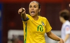 Marta critica MP que obriga clubes a investir no futebol feminino