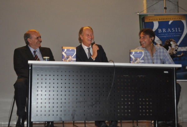 Waldir Peres, Falcão e Oscar no Museu do Futebol em 13 de dezembro de 2012 para o lançamento do livro de Falcão. 