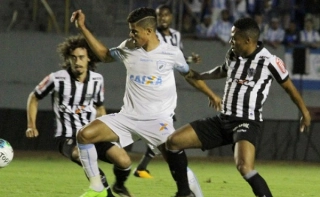 Londrina segura o Atl&eacute;tico, vence nos p&ecirc;naltis e &eacute; campe&atilde;o da Primeira Liga