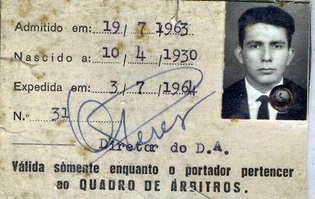 Carteira funcional de Astholpi na Federação Paulista de Futebol, à época presidida por João Mendonça Falcão