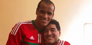 Maradona faz homenagem a Rivaldo no Instagram: "uma lenda do futebol"