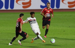No primeiro turno o Tricolor venceu o Furacão por 1 a 0. Foto: Rubens Chiri / saopaulofc.net