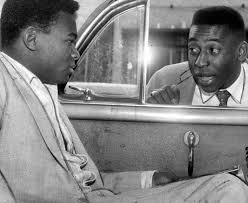 Anos 60: maravilhosa foto de Coutinho e Pelé do acervo Folhapress