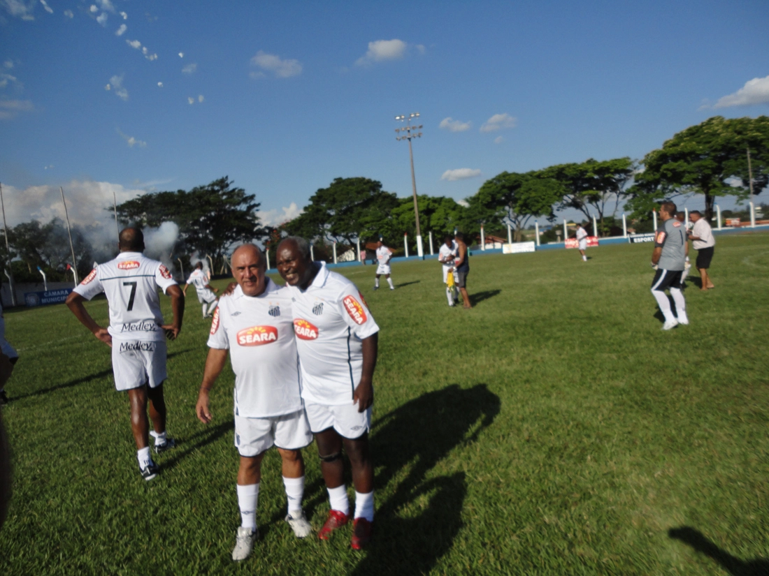 Veteranos do Santos, Ferreira Neves e Edu. Ao fundo Serginho Chulapa.