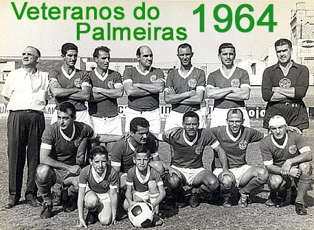 Veja o time de veteranos do Palmeiras, em 1964. Em pé: o técnico Barriloti, Salvador, Savério, Mário Travaglini, Waldemar Fiúme, Tremembé e Oberdan Cattani. Agachados: Gustavo, Aquiles, Liminha, Jair Rosa Pinto e Lima. 