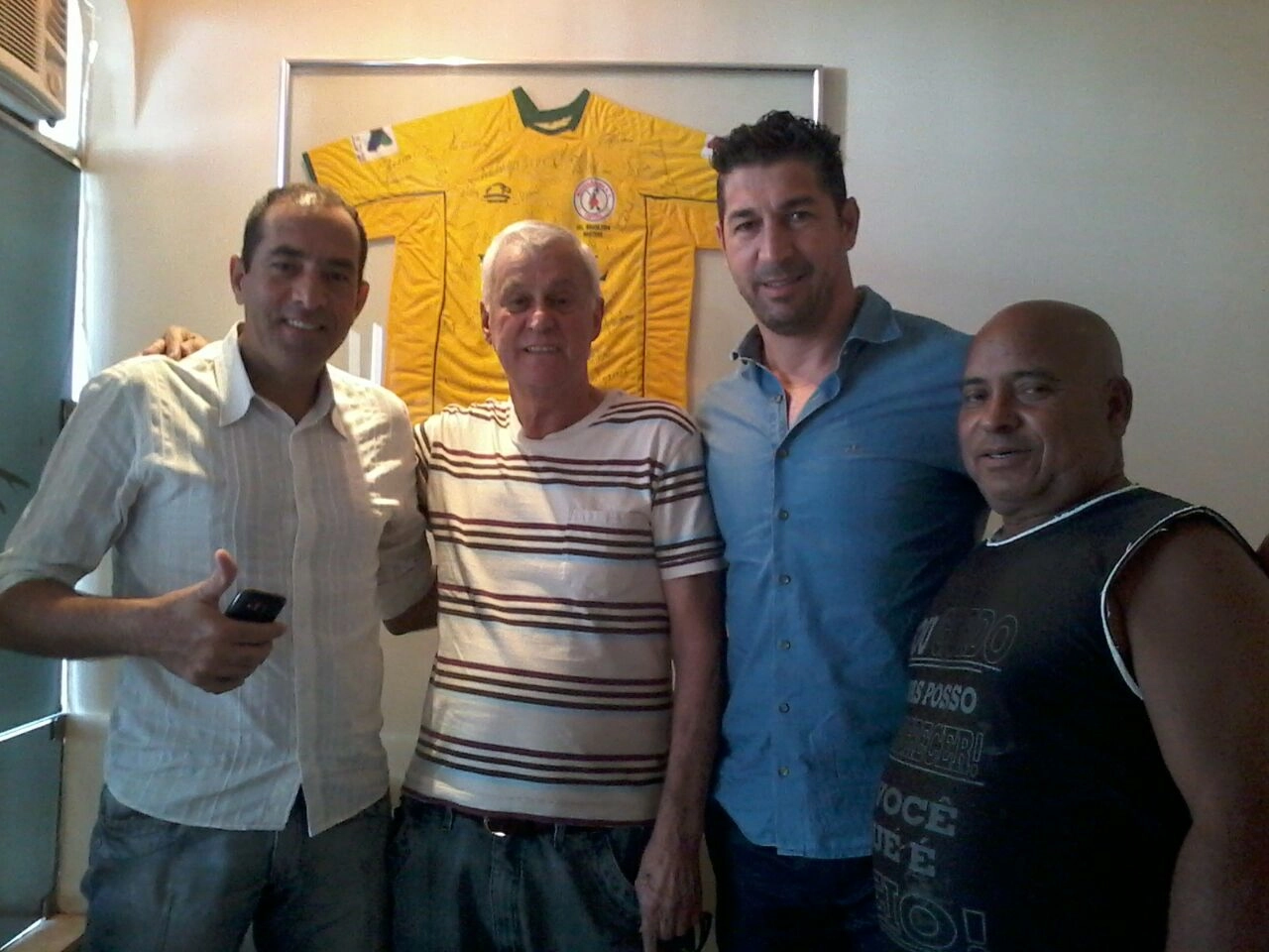 Em 2016. Da esquerda para a direita, o juiz Kleber, Nicolau, o ex-goleiro S&eacute;rgio e o motorista Henrique. Foto enviada por Nicolau