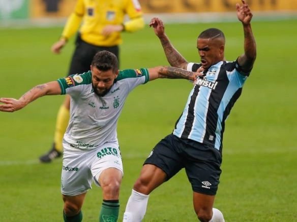 Botafogo perde para o Cuiabá e fica seis pontos na frente do Palmeiras