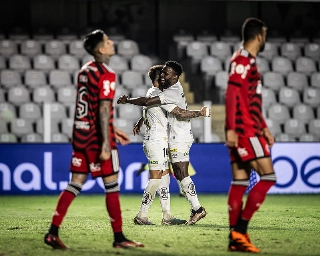 Equipes se enfrentarão no Estádio Mané Garrincha. Foto: Raul Baretta/ Santos