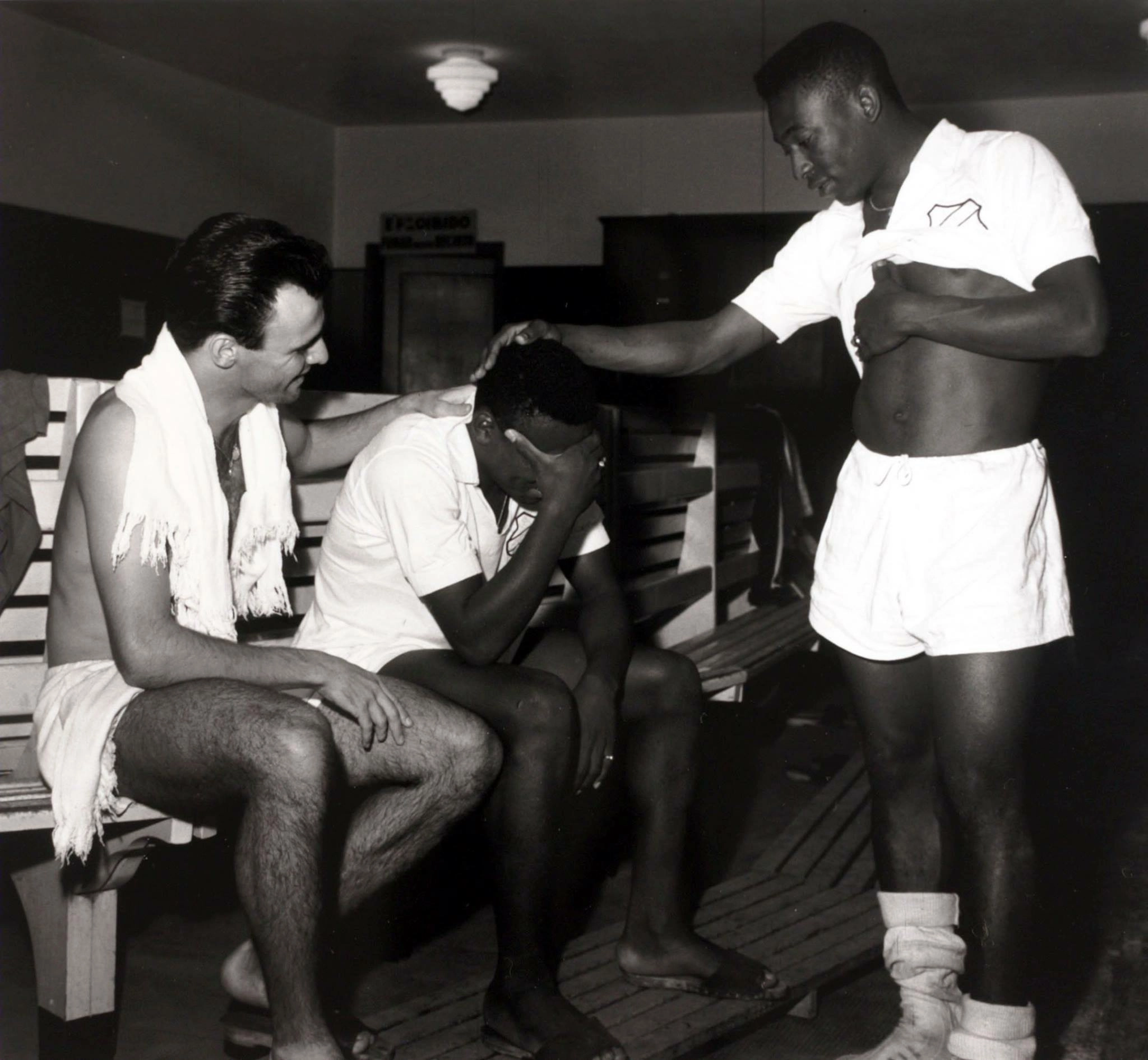 Pepe, Coutinho e Pelé. Segundo o jornalista Milton Neves: O Santos massacrava tanto o Corinthians que após o jogo o Coutinho chorava de dó deles. Aí Pepe e Pelé precisavam confortá-lo.