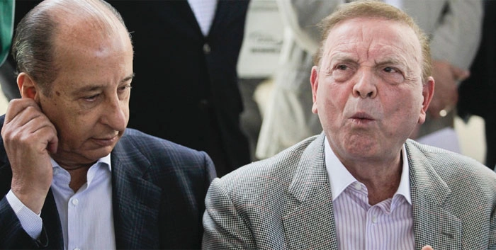 Em 2012, o Presidente da Federação Paulista de Futebol, Marco Polo Del Nero (e.) e presidente da CBF, José Maria Marin, durante entrevista coletiva após visita às obras do novo estádio do Palmeiras 
