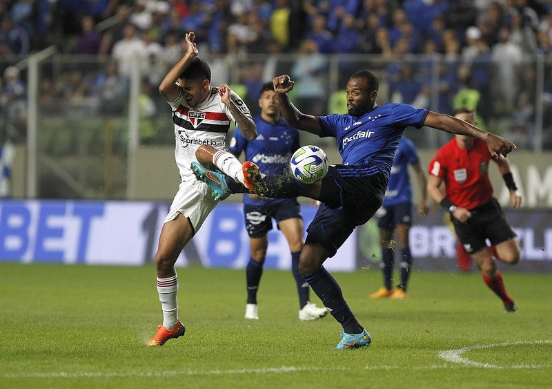 Em momento irregular, São Paulo enfrenta o Cruzeiro no Morumbi
