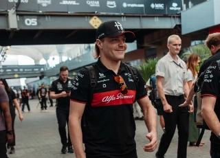 Piloto da Alfa Romeo no paddock do autódromo paulistano. Foto: Alfa Romeo F1 Team Steake