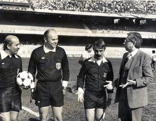 O ex-árbitro (segundo da esquerda para a direita) em ação no dia 20 de novembro de 1982. Naquela tarde, diante de apenas oito mil pessoas, o São Paulo bateu o Comercial por 2 a 0 pelo Campeonato Paulista