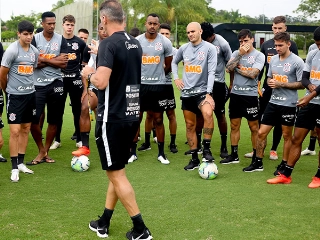 Dez atletas do elenco alvinegro haviam testado “falso positivo”. Foto: Rodrigo Coca/Ag Corinthians