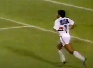 Atacante marcou o único gol do jogo contra o Uniãos São João, em 1991. Foto: Reprodução/YouTube