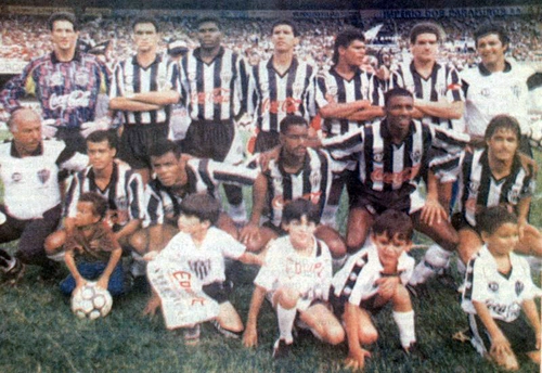 O Galo campeão mineiro de 1991. Em pé temos João Leite, Tobias, o zagueiro Cléber, Alfinete, Éder Lopes, Paulo Roberto Prestes e Cláudio Café, preparador físico; agachados estão Belmiro (massagista), Sérgio Araújo, Moacir, Ailton, Zé Carlos (ex-Bahia) e o falecido Edivaldo
