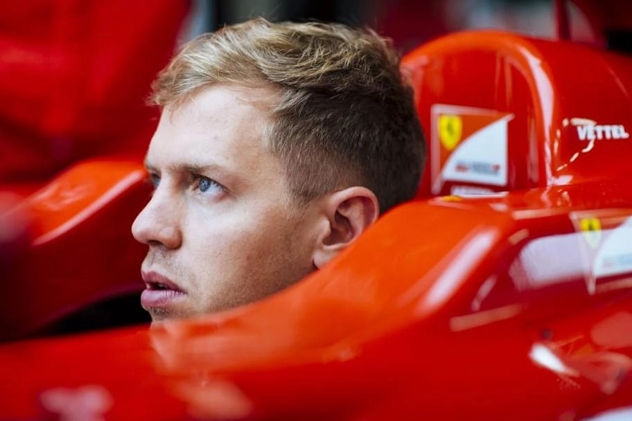 Em 29 de dezembro de 2014, preparando-se para seu primeiro teste com um carro de Fórmula 1 da Ferrari, modelo 2012, em Fiorano. Foto: Ferrari