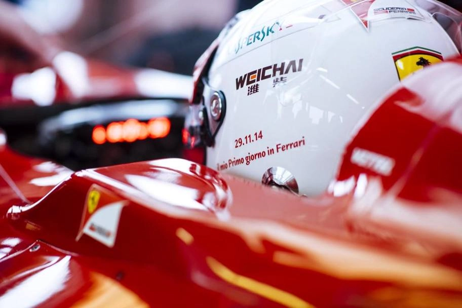 Em 29 de dezembro de 2014, preparando-se para seu primeiro teste com um carro de Fórmula 1 da Ferrari, modelo 2012, em Fiorano. Foto: Ferrari
