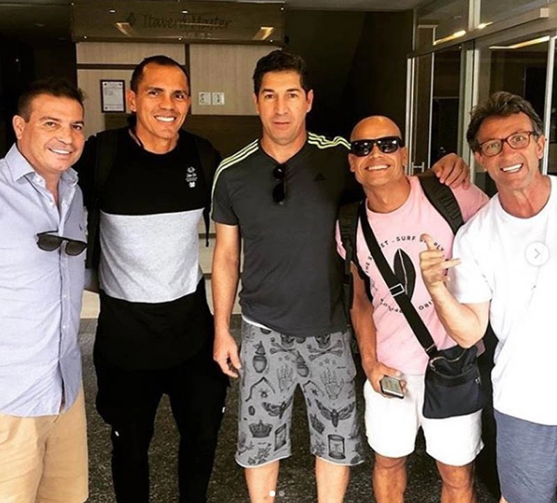 Amigos reunidos em Presidente Prudente (SP) no dia 8 de dezembro de 2019. Da esquerda para a direita: Luizão, Giovanni, Sérgio, Robert e Neto. Foto: arquivo pessoal de Robert