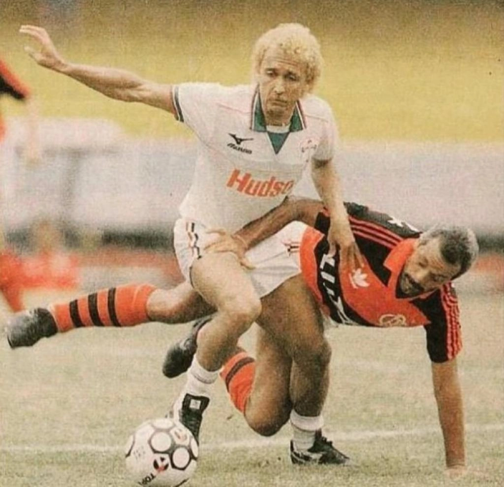 Em 1989, no Morumbi disputa entre Biro-Biro e Júnior durante confronto entre Portuguesa de Desportos 2 x 0 Flamengo
