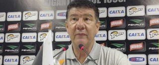 Após bate-papo, Joel faz observações e mudanças na equipe do Vasco