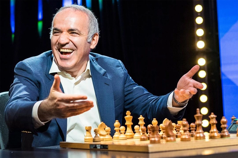 Quem é Garry Kasparov? - Biografia - Xadrez Forte