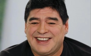 Jornalista revela que Maradona será candidato à presidência da Fifa