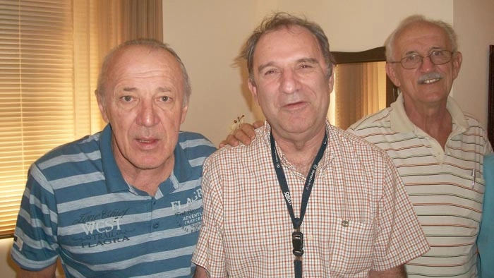 Em 30 de agosto de 2010, Brecha recebeu a ilustre visita de Osmar Santos em sua casa, na cidade de Catanduva-SP. Da esquerda para a direita: Brecha, Osmar Santos e Brida. Foto enviada por Brecha