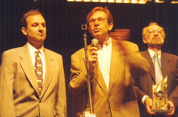 Em 1985, na festa de final de ano da ACEESP, Osmar Santos, Odinei Edson e Edson Stamachia. Foto: Acervo ACEESP