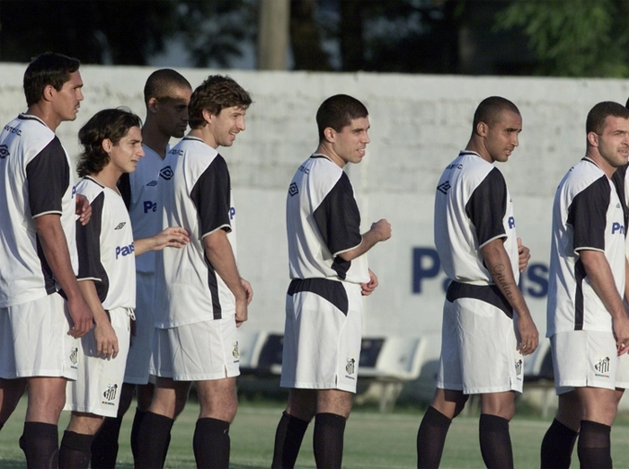 Da esquerda para a direita, Giovanni, Matheus Ferraz, Wendel, Tcheco, Ricardinho, Deivid e Zé Elias. Foto: UOL