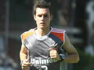 Lateral vai reforçar o Ramalhão
