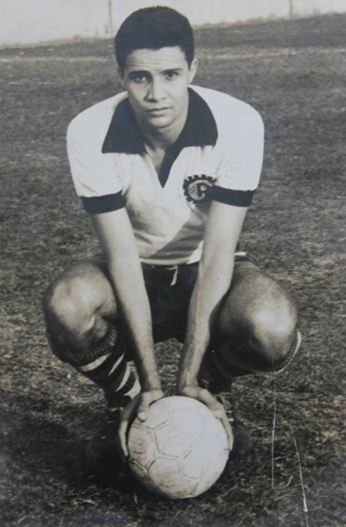 Procópio no início de carreira, como atacante, no Renascença, em 1958