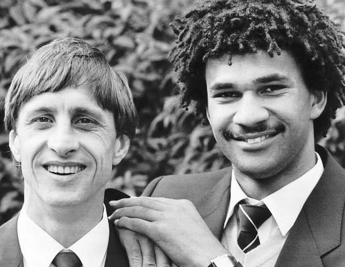 Cruyff e Gullite juntos na década de 70. Foto: My ear