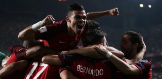 Com Cristiano Ronaldo tímido, Portugal vence e está na Copa do Mundo