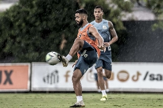 Felipe Jonatan está sendo monitorado pela Juve. Foto: Ivan Storti/Santos