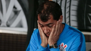 Carille perde terceira opção para a meia direita, e Corinthians prepara formação diferente para jogo de amanhã
