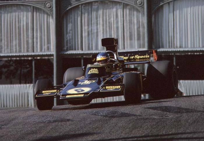 Com a Lotus no GP de Mônaco de 1975. Foto: Divulgação