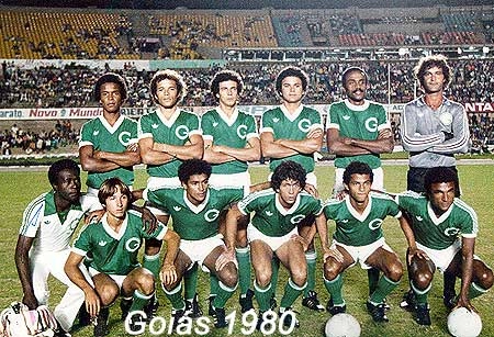 O penúltimo em pé, da esquerda para a direita, é Macalé. Agachados: Cacau (ex-Corinthians), Carlos Alberto (ex-Botafogo), Luvanor (ex-Flamengo), jogador não identificado e Ramon.
