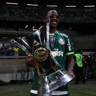 Atacante de 17 anos liderou o Palmeiras rumo ao seu 12º título Brasileiro. Foto: Cesar Greco/Palmeiras

