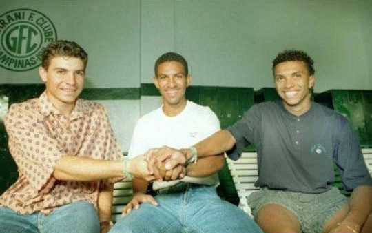 Mesmo não tendo conquistado títulos, o trio Luizão, Djalminha e Amoroso é reverenciado pela torcida do Guarani como um dos melhores ataques da história do clube. Os três atuaram juntos no Bugre apenas entre 1994 e 1995. Foto: Reprodução/Facebook