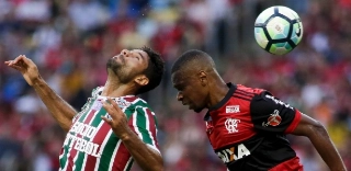 Fla e Flu se enrolam, sofrem com jejuns e veem fim de ano em xeque