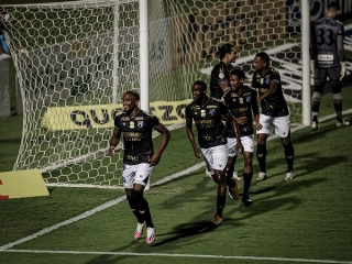 Vozão chegou aos 49 pontos no Brasileiro. Foto: Miguel Locatelli/cearasc.com